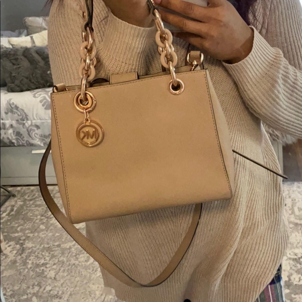 Selling Michael Kors pale pink purse & wallet - Picture 9 of 10